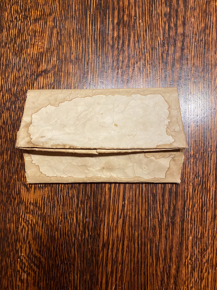 1/ Several folks have asked me to give more details about how I make my paper  #dungeonsanddragons props. So I give you a thread on making a  #dnd prop that I used in my  #curseofstrahd game last weekend