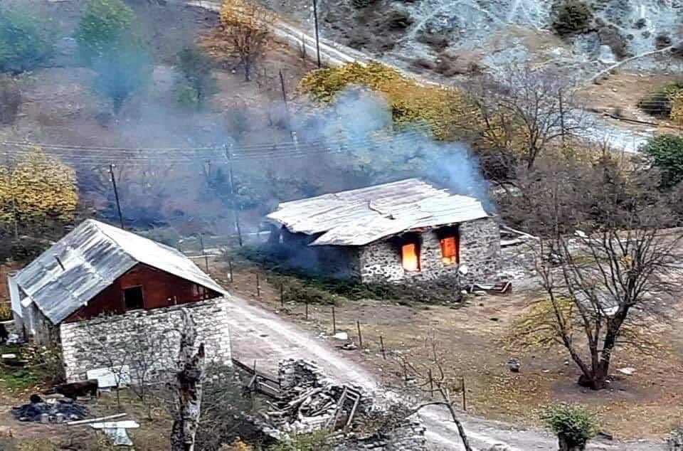 KarabakhDailyN's tweet photo. You don’t burn forests,u don’t destroy and burn your own house if u❤️the land you live on and genuinely believe its yours. #Armenian/n acts in #Kalbajar shows how little respect they have and that they knew all along their houses were stolen from 🇦🇿 through ethnic cleansing. https://t.co/8yiH9w94wA