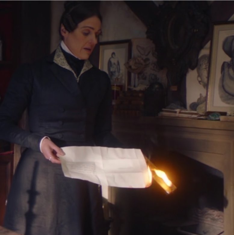 2/ My inspiration for this prop was the letters from the show  #GentlemanJack (fantastic btw!). These letters were folded in a cool way that I wanted to see if I could use it. Unfortunately the letters were only briefly on screen, so I first had to figure out the fold