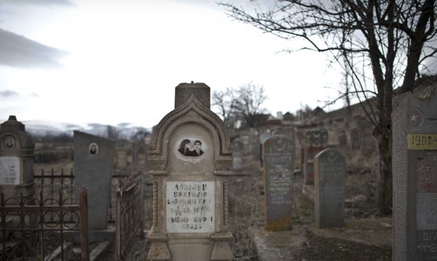 15/ Nonetheless, the good news is that, with the exceptions of minor unintentional damages, the cemeteries have been very well taken care of. The new generations learn about the story of exchange process, and are told to also look after the graveyards.