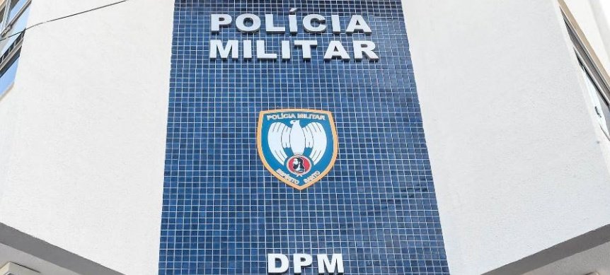 sucoDfrutas's tweet photo. Entrar em uma delegacia da polícia e anunciar um assalto https://t.co/kXwmy63FBP