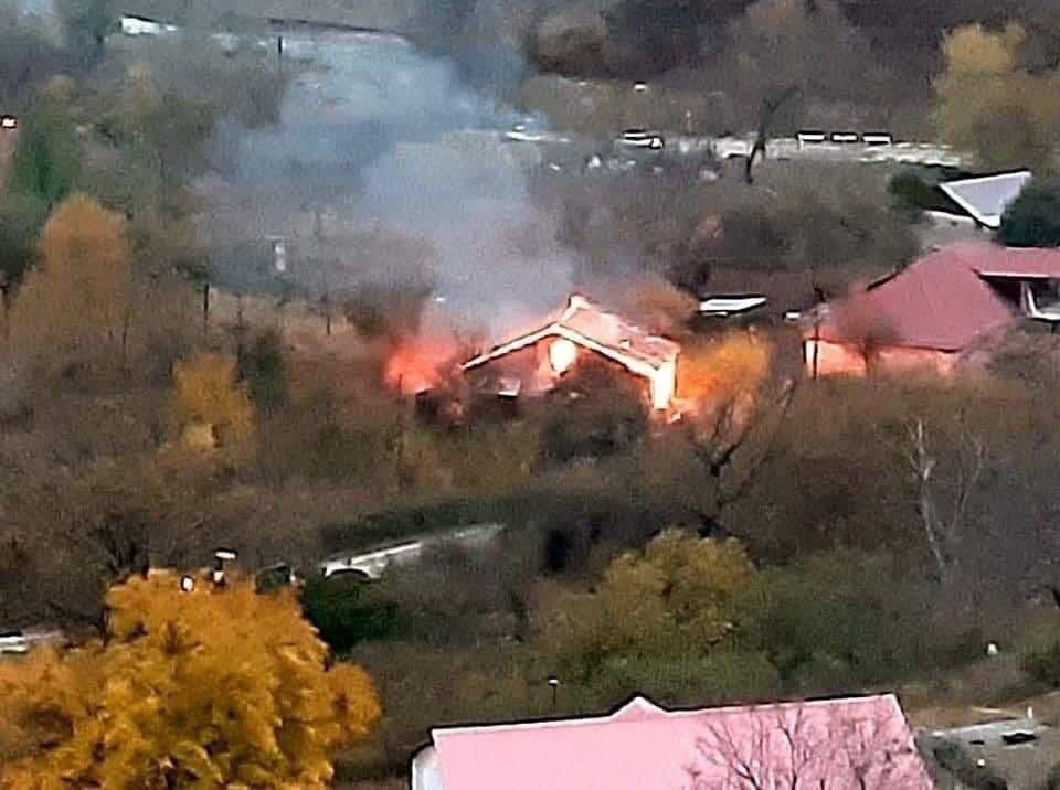 aska___m's tweet photo. Armenia continues to conduct ecocide in territories to be returned to #Azerbaijan. As they leave, they burn their homes and forests in #Kalbajar #Ecoterrorism #BurningHome #Armenians
@nytimes @CNN https://t.co/PzL5lJqLVX