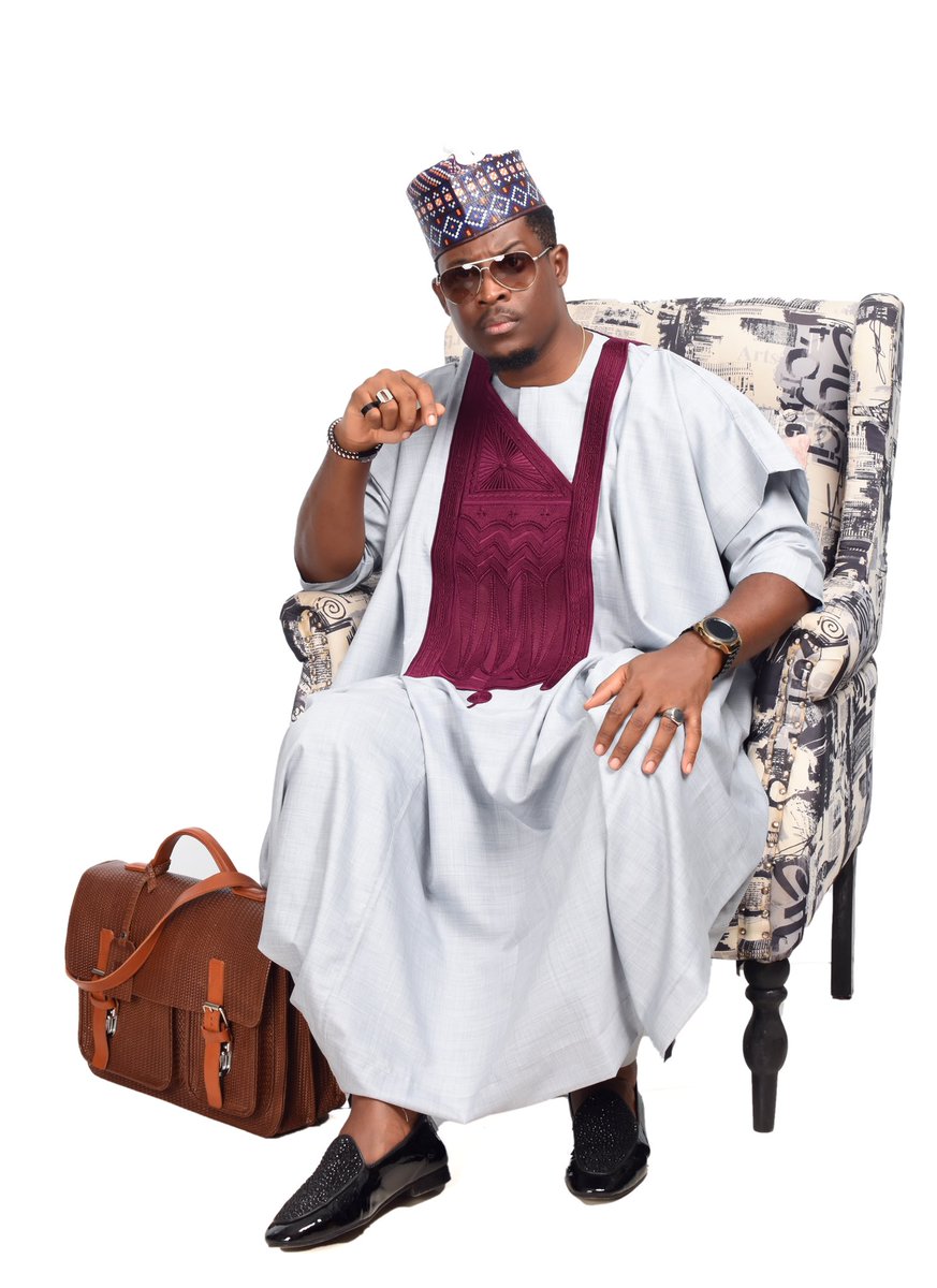 officialseyiawo's tweet photo. Owambe ready in some #ambabespoke 3piece trad... it would do J U S -TICE anytime 👌 

SLEEK||CLASSY||FRESH 

#Weekendvibes #sucrepapito #owambe #owambestyle https://t.co/XUdI5mgIY3