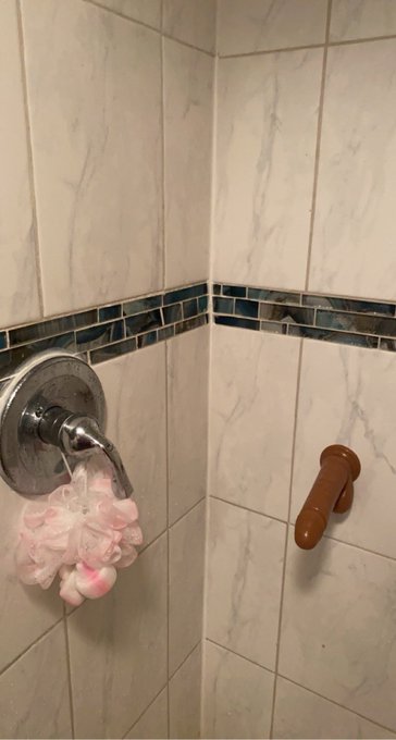 Yami’s pics and videos