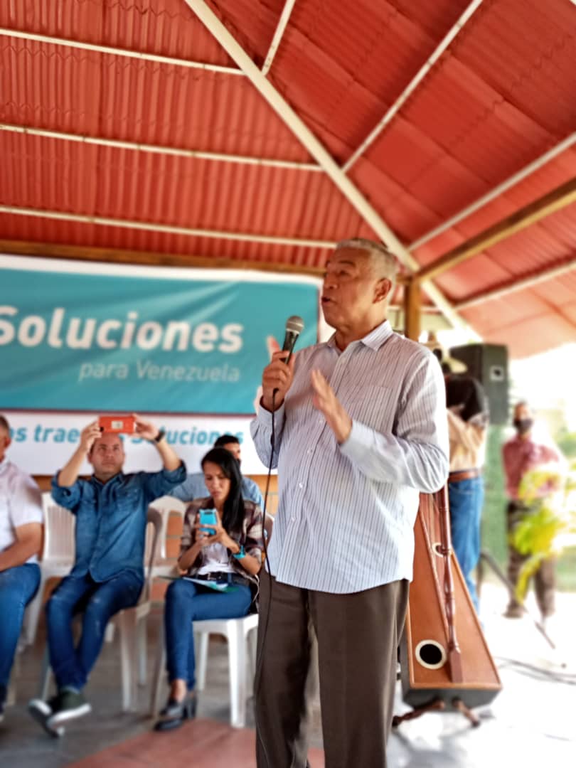 claudioefermin's tweet photo. En el sector Buenos Aires de Tinaquillo, insistiendo en nuestro llamado a la participación, al voto y a la reconciliación para impulsar las soluciones y el cambio para bien que reclama Venezuela desde una AN plural que represente a las comunidades #Cojedes #AquíEstáLaSolución https://t.co/n7l0rmEX7a