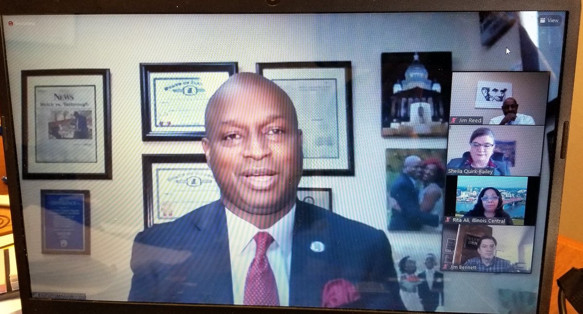 ILcctrustees's tweet photo. A shoutout to the phenomenal presenters at ICCTA's 11/13 diversity, equity & inclusion webinar: @ChrisWelch_JD; @HelenMBenjamin, @CCTrustees; Dr. Sheila Quirk-Bailey & Dr. Rita Ali, @IllinoisCentral; & @steelbennett & Dr. Chris Smith, @Illinois_DHR #CCLiftUp https://t.co/3VZDNqBexm