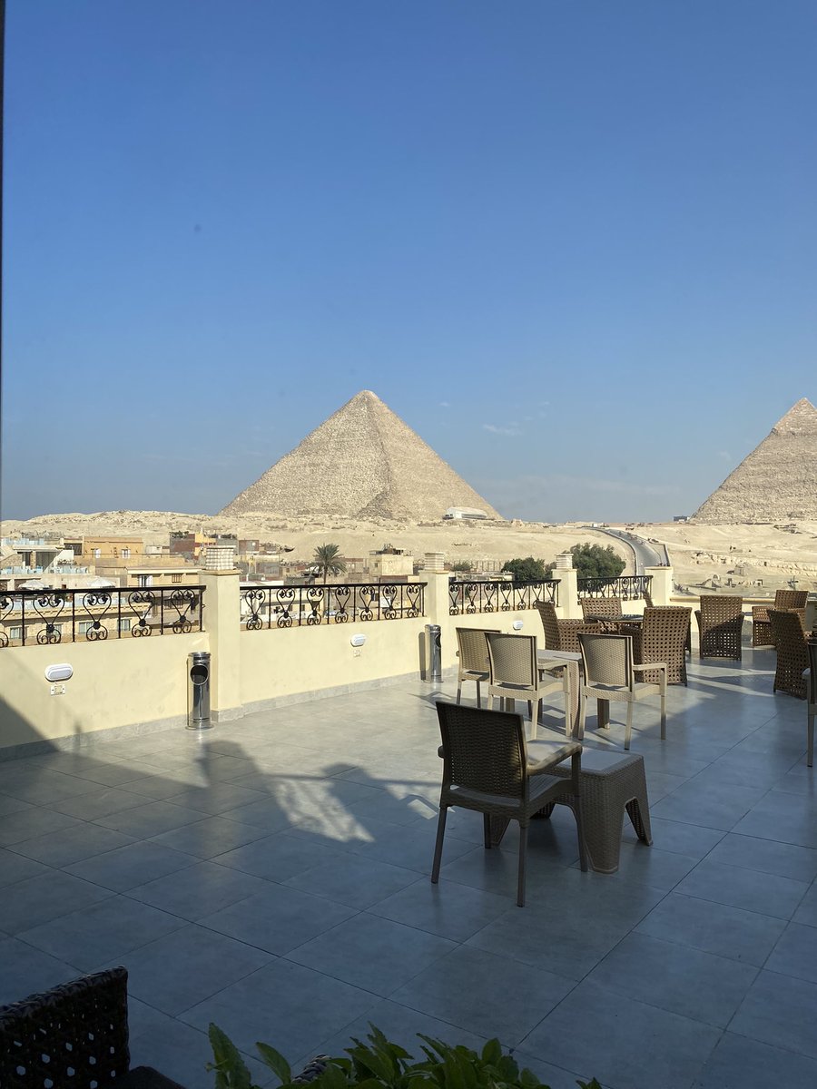 So, you want to visit Egypt? Great choice. South Africans don't have to pay for an Egyptian visa. You still gotta apply for it in SA. I used Swiftline Visa Services because I find pre-trip admin tedious at the best of times.