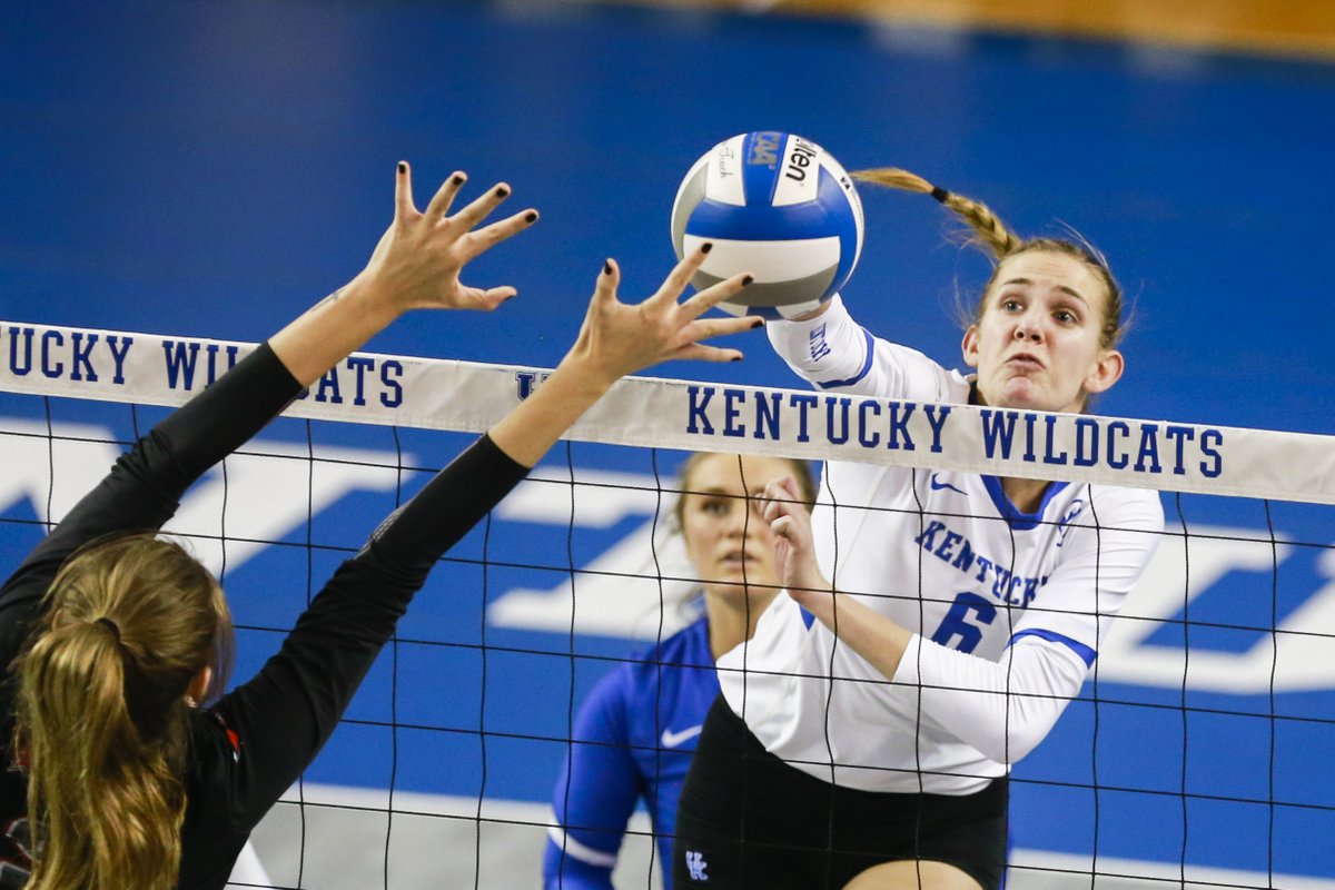 UKAthletics's tweet image. #CatsInTheCommunity Spotlight:

Senior @KendylParis of @KentuckyVB has served over 80 hours of community service within the last year through the #CatsInTheCommunity program!
