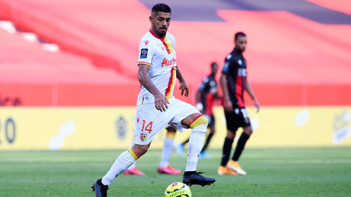 jackjhancock's tweet photo. ONES TO WATCH:
1.🇦🇷Facundo Medina - 21 - 1.84m - £7.20m - RC Lens
Medina arrived in Ligue 1 in the summer for £3.15m from Talleres. He has had a brilliant start to life at Lens, carrying his form over from Argentina. Having previously played as a LB in his younger years,... (1/2) https://t.co/a2pp1APOwn