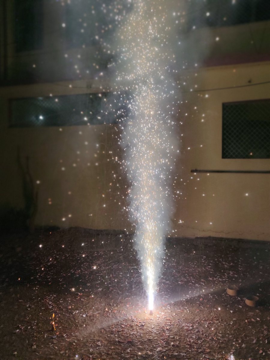 pawan_icon's tweet photo. @OnePlus_IN  #DiwaliCelebration2020
#shotononeplus  #shotfromoneplus6t
#Diwali2020 #Diwali  #onepluscamera
@OnePlus_Support  @oneplus https://t.co/kolUMsPaVi