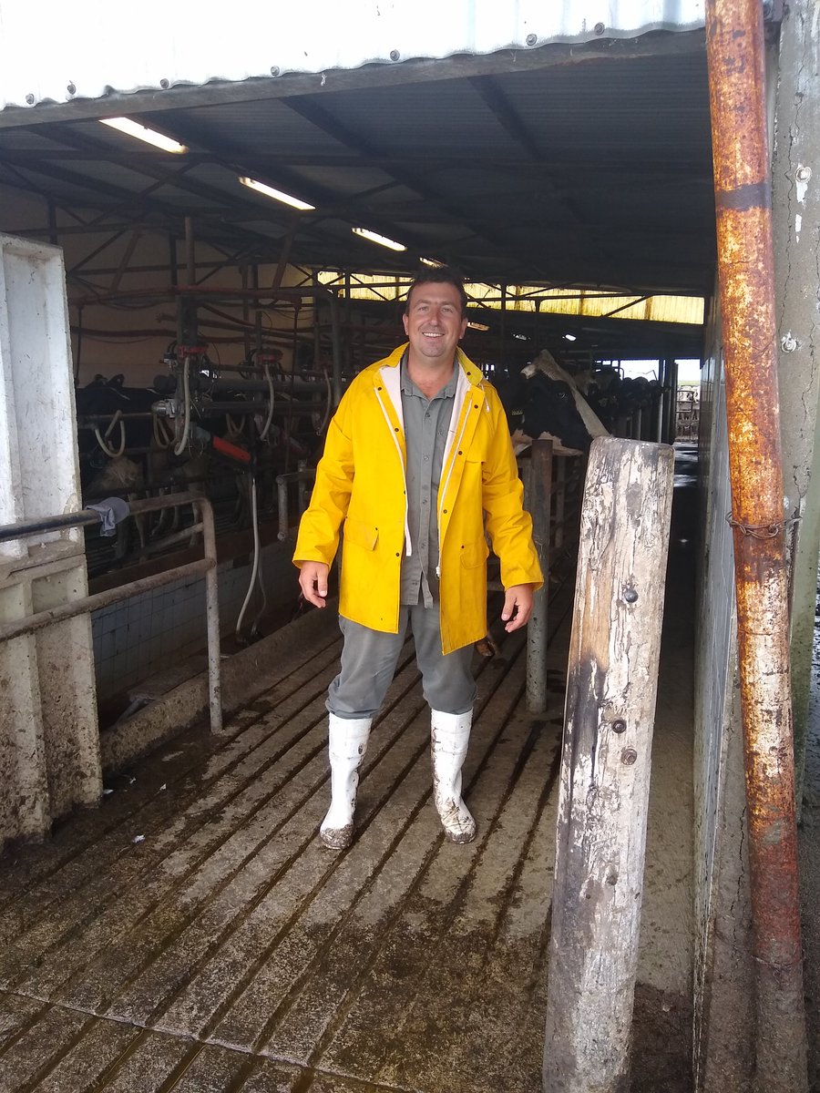 🙋🏻‍♂️Muy feliz día del tambero para todos los que forman parte de esta hermosa #Vocación poniéndole el pecho a las balas los 365 días del año con #Pasión y #Responsabilidad para que la leche llegue a la mesa de todos los argentinos🇦🇷🐄🧀🍚🥛🍼🍨🇦🇷

Un gran saludo para mis colegas 💪