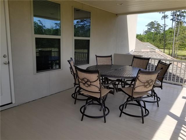 BedicoCreek's tweet image. This #CustomHomeFor Sale Exudes Warmth &amp;amp; Character - the Perfect Places to Lounge Both Inside &amp;amp; Out! 208 Merion Circle Is Open Tomorrow From 11AM - 2PM During Our #2020FallTour of Homes!  ow.ly/bP0H50ChlgB