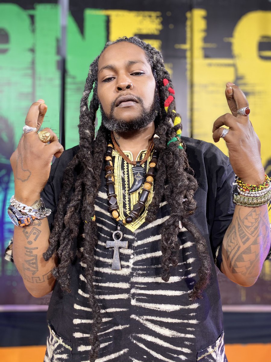 <a href="/CocoJahSeed/">Coco - JahSeed</a> bazu mwenyewe 
Man a bad man 😎👊🏾
#OneLove