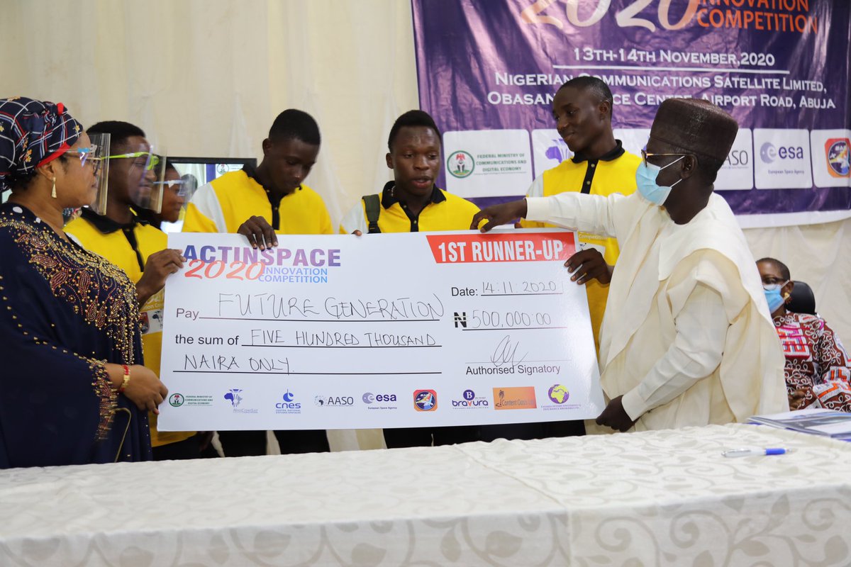 NigComSat1R's tweet photo. The #TeamFutureGeneration was 1st runner-up. The members got laptops and a cash prize of N500,000.00. #TeamPyloops came 3rd and won a cash prize of N350,000.00 and laptops. Whilst the 4th team #TeamFloews also went home with N200,000. https://t.co/MYzla6iQT1