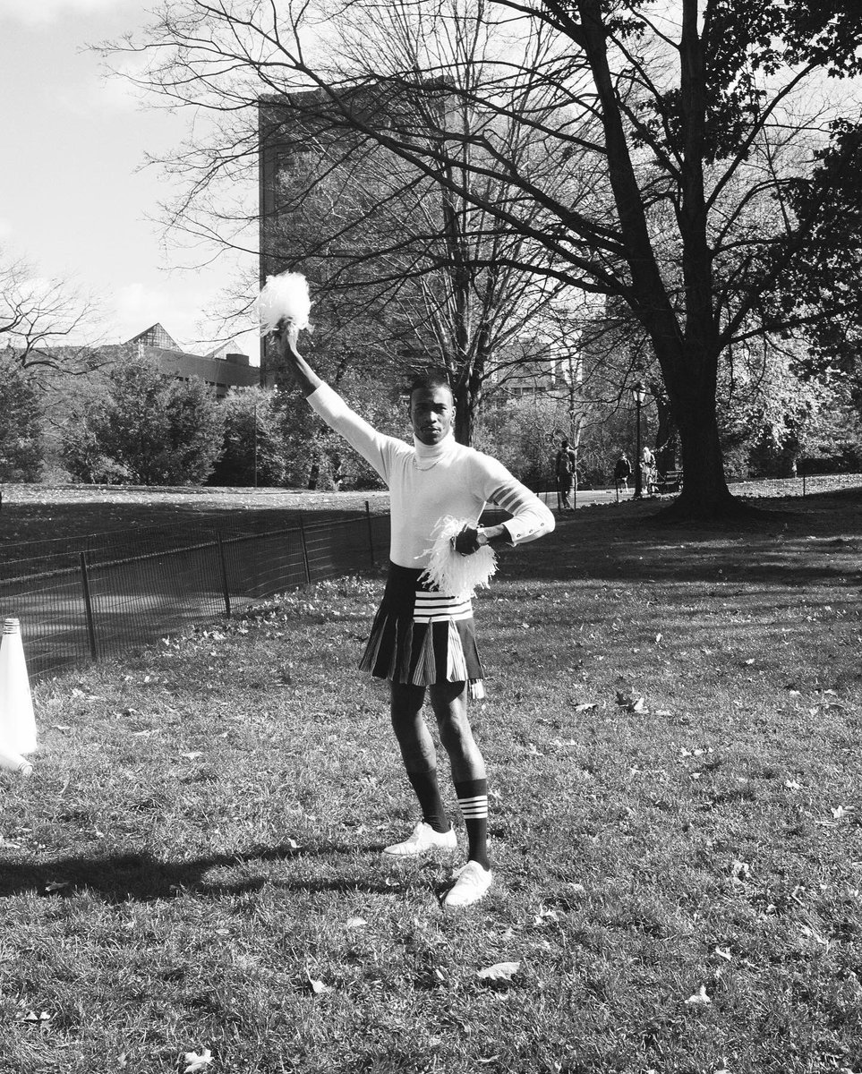 ThomBrowne's tweet photo. ... go long ...
thom browne football 2019. 
ph: #emmalouiseswanson #thomasmccarty 
#thombrowne #thombrownefootball https://t.co/0wqL2UsJRI