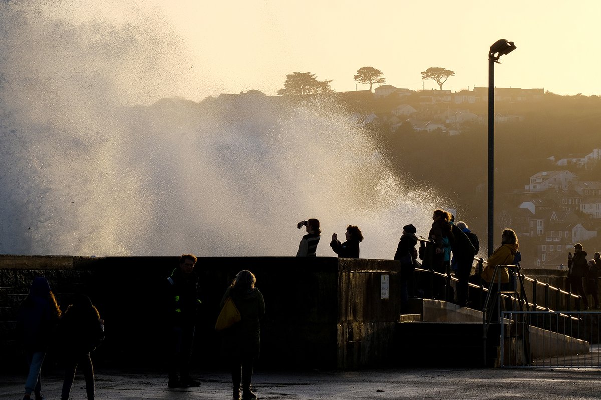 photogregmartin's tweet photo. With flood alerts issued for most of Cornwall today, Penzance saw some spectacular waves at high tide this afternoon, timed perfectly to coincide with a gorgeous sunset. #StormHour @CornwallLive https://t.co/te57ABewiE