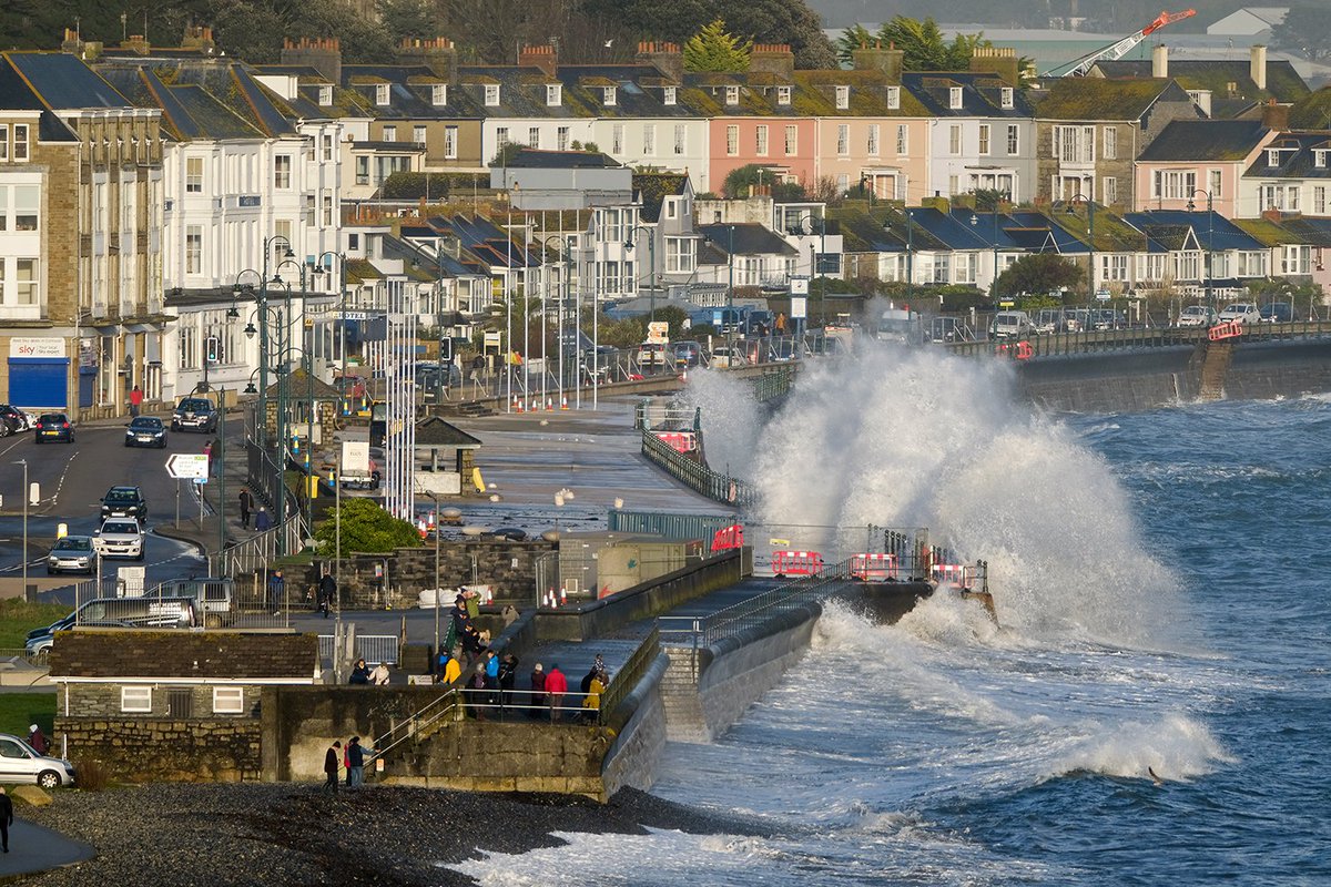 photogregmartin's tweet photo. With flood alerts issued for most of Cornwall today, Penzance saw some spectacular waves at high tide this afternoon, timed perfectly to coincide with a gorgeous sunset. #StormHour @CornwallLive https://t.co/te57ABewiE