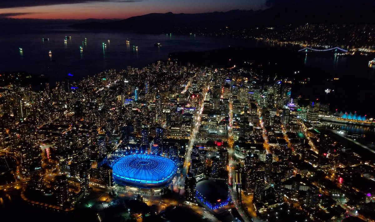 Pretty city from the sky. 🚁 #Vancouver #YVR #vancity #helicopterlife <a href="/AM730Traffic/">AM730Traffic</a> <a href="/GlobalBC/">Global BC</a> <a href="/CKNW/">CKNW</a> <a href="/604Now/">604 Now | Vancouver</a> <a href="/MyVancouver/">Destination Vancouver</a> <a href="/1K_things/">Things to do in Van</a> <a href="/downtownvan/">Downtown Van</a> <a href="/bcplace/">BC Place</a> <a href="/igvancouver/">Instagram Vancouver</a>