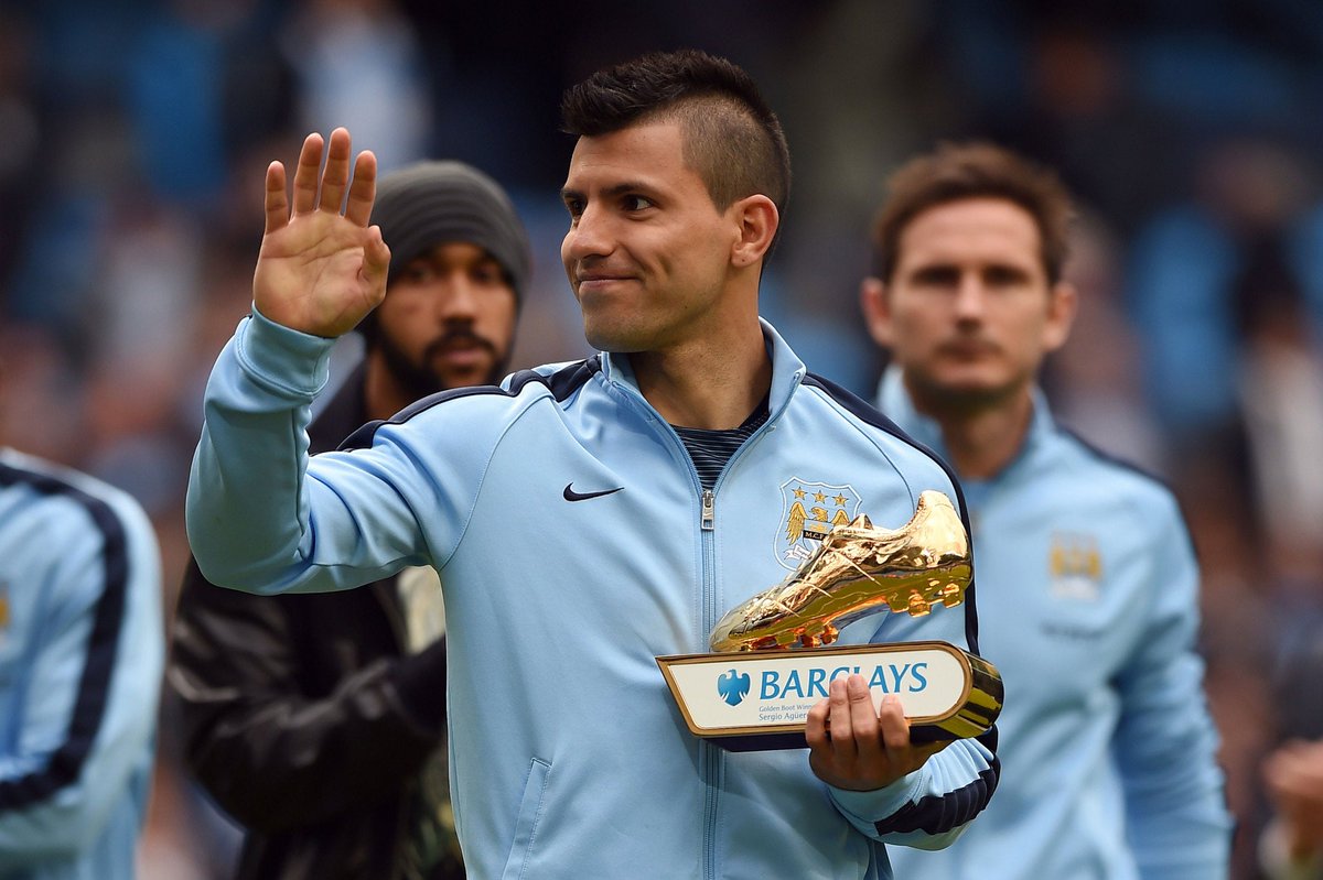Since everyone in my timeline is talking about Agüero, here's a thread of why he's the best.