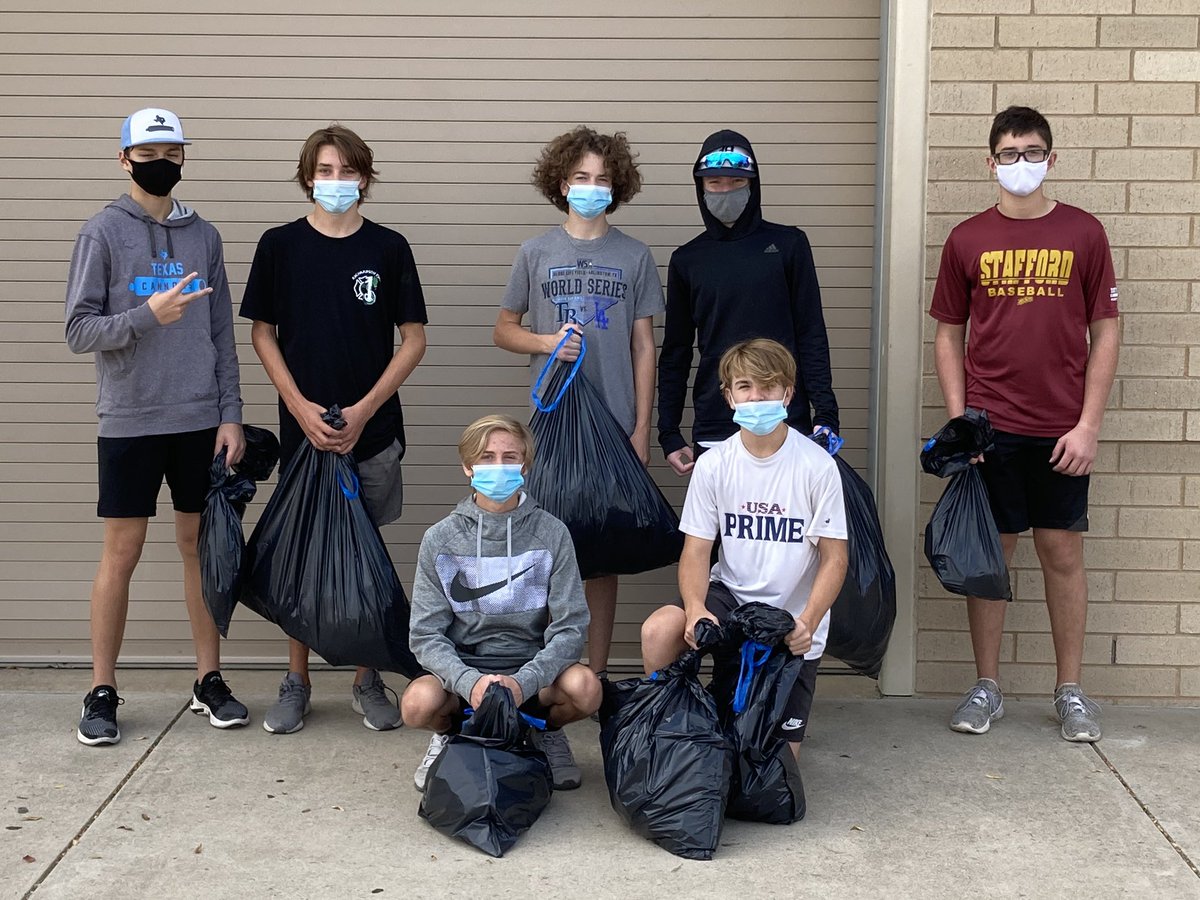 Working side by side as teammates to make the community cleaner. Today, LSHS Baseball volunteered to picked up trash at <a href="/Boals_Frisco/">Boals Elementary</a> , Phillips &amp; Newman Elem as well as <a href="/StaffordSpartn/">Stafford Spartans</a> and @Trent_Principal MS while also making sure our own campus was cleaned up. Thank you!
