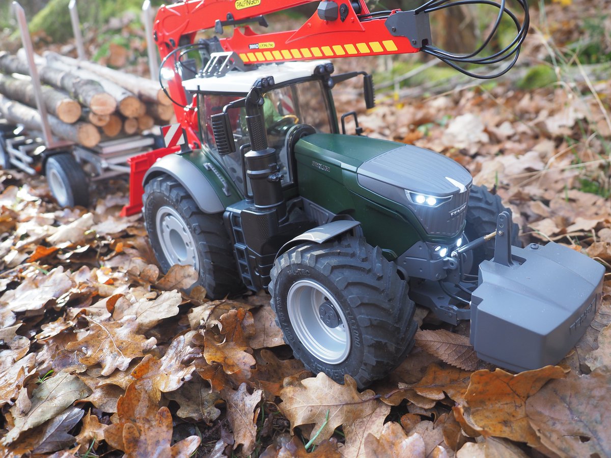 RC_Menzinger's tweet photo. RC Fendt 1050 ML-Tec + Constructionzone-RC
https://t.co/vtALWiTQFR https://t.co/tDloqG3K30