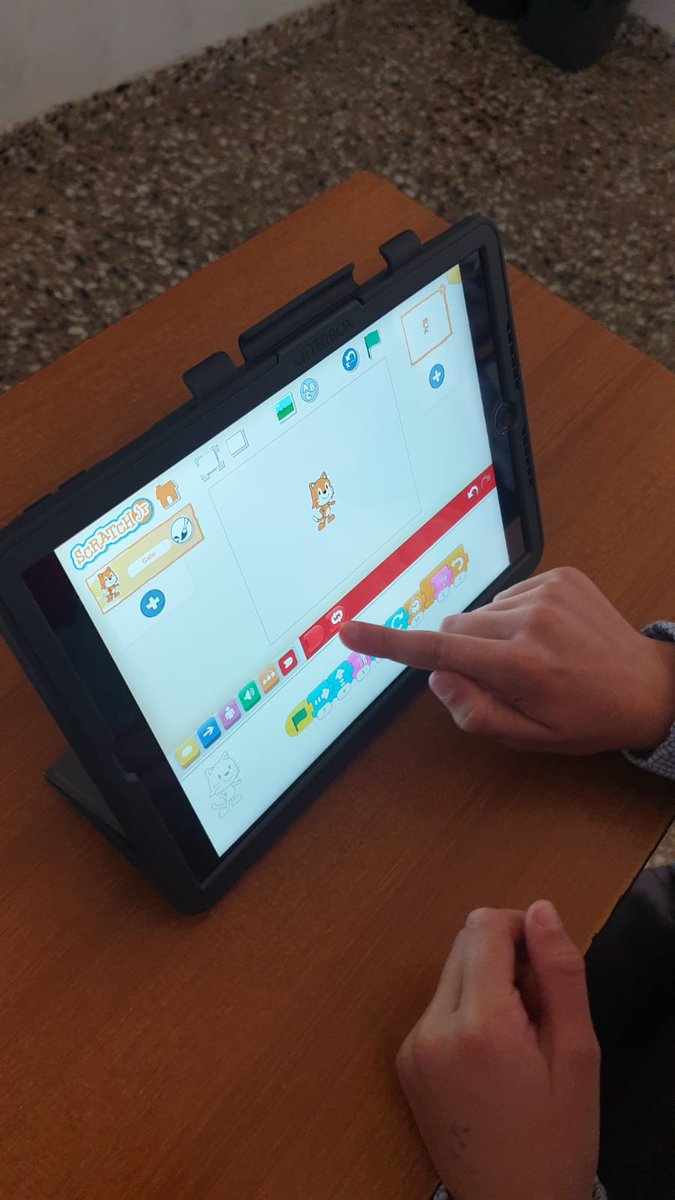 InmaculadaPonfe's tweet photo. Reconocimiento a nuestra participación en la Semana Europea de la Programación. El alumnado ha conseguido competencias esenciales de pensamiento computacional dando sus primeros pasos con @Scratch. La temática ha sido la salud. @CodeWeekEU #codeweek2020 @codeweek @CaMiNoPieFCiToS https://t.co/MIpRFsRNPu