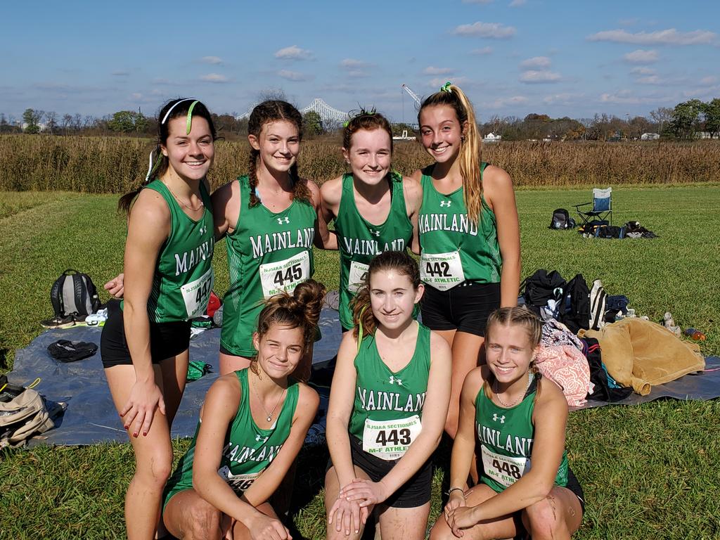 Mainland_GXC's tweet photo. These girls just completed an undefeated season and brought home the SJ Group 3 championship!  Unbelievable! https://t.co/Vivlz2mq8m