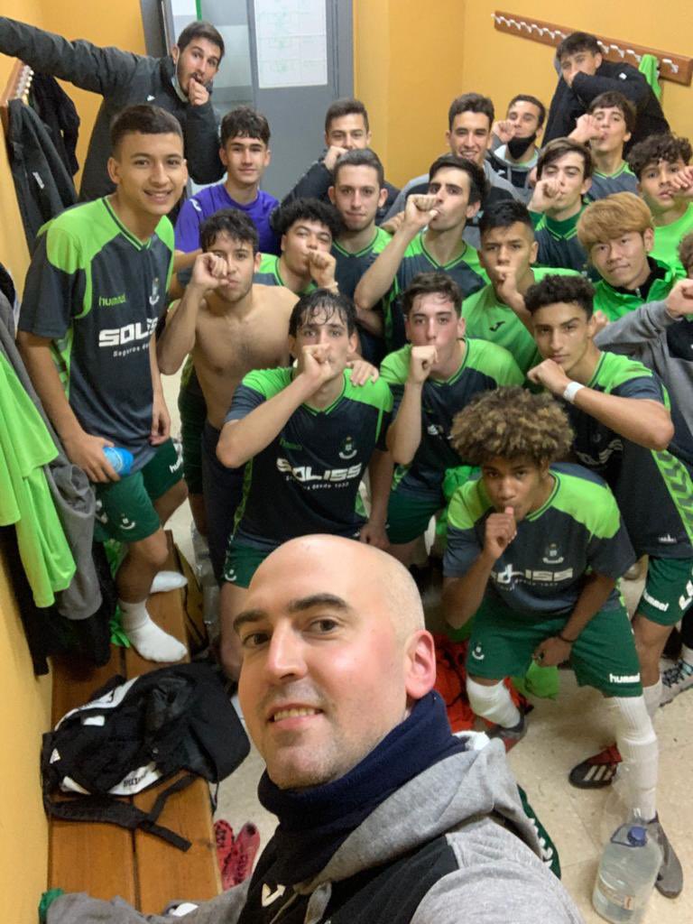 CarlosICalzada's tweet photo. 👏🏻👏🏻👏🏻GRANDES EQUIPO👏🏻👏🏻👏🏻 Gracias por el detallazo 💚👶🏻💚@CD_Toledo https://t.co/G59SiD4x2Q
