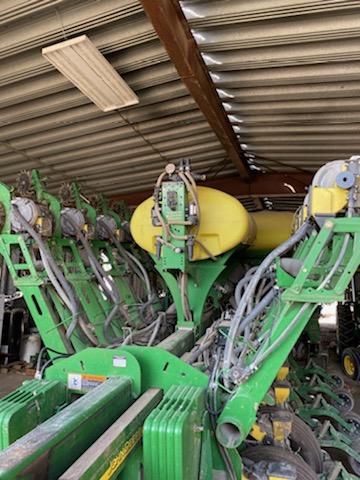 DirtOpus's tweet photo. Have a 2010 Deere 16/32 1790 planter for sale.  Hyd drive, delta force &amp; clean sweep on corn rows. Liquid fert but haven't used in couple years.  Factory row shutoffs.  Narrow spoke gauge wheels, e sets.  $80,000.  $1000 to anyone who helps sell it, RT's appreciated. https://t.co/iZsKZtxlLr