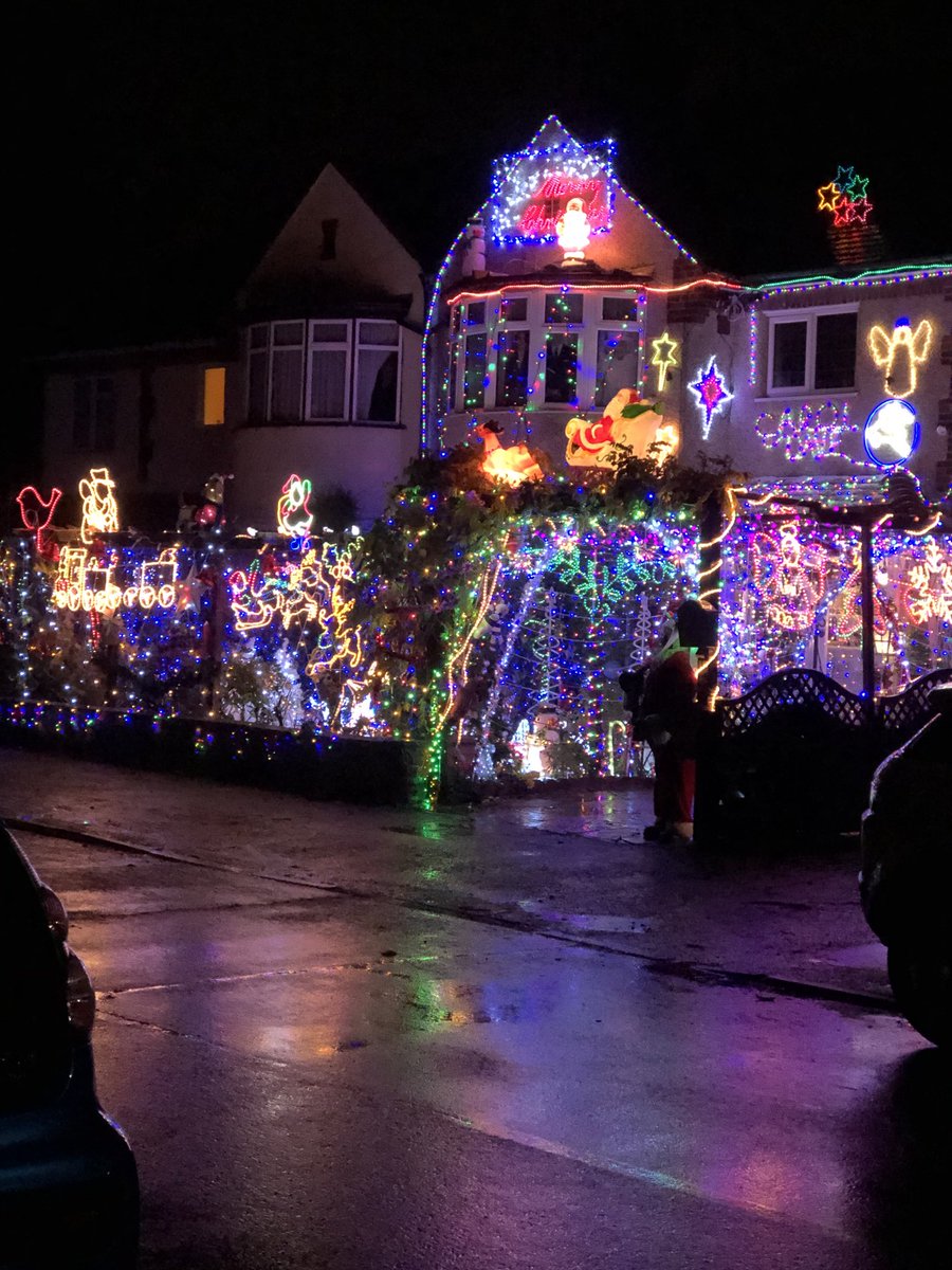 hertslieutenant's tweet photo. A bitter sweet turning on of the lights in ⁦@Croxley_Green⁩ this evening after the sad death yesterday of Dave “Mr Christmas” Edwards. Thoughts are with his daughter Sharon determined to carry on as Dave would have wanted. #Christmas2020 https://t.co/iNuBtROKeY