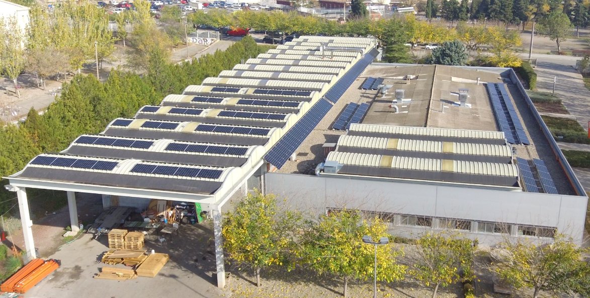 episccl's tweet photo. Avui inaugurem una instal·lació d'#autoconsum a l'@associacioAlba , una de les entitats del projecte https://t.co/p3u2SQQlEF de @SomEnergia i @SomMobilitat. Entre Eficiència i Producció Solar estalviaran un 26% del consum amb una amortització de la inversió conjunta de 3,5 anys! https://t.co/6Z8DFtXOtF
