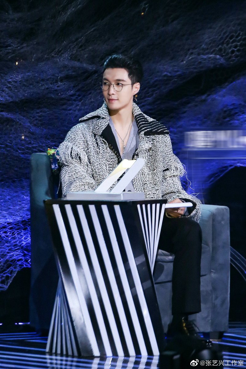 ExoLPortugal's tweet photo. #LAY [OFICIAL] 201114 Atualização do Estúdio do Lay (@lay_studio) no Weibo 1/2

#ZhangYixing @layzhang
#EXO #EXOPORTUGAL #엑소  @weareoneEXO https://t.co/QxGyArNAoc