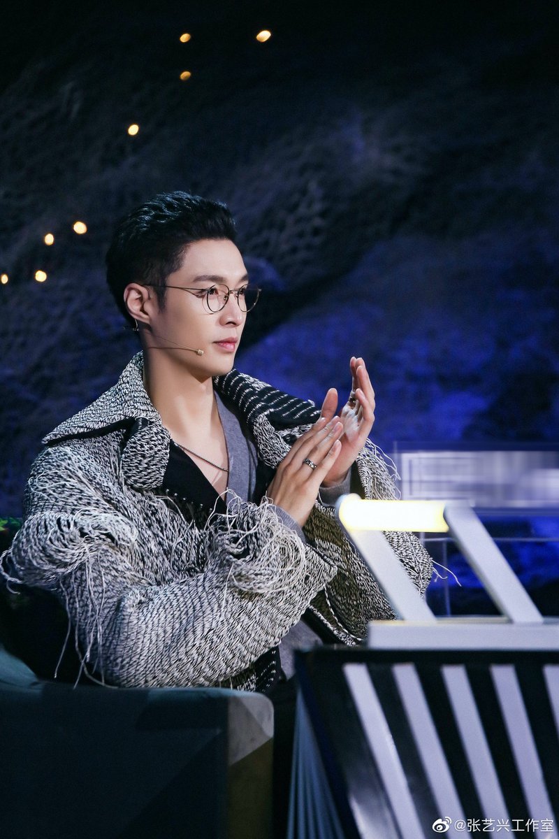 ExoLPortugal's tweet photo. #LAY [OFICIAL] 201114 Atualização do Estúdio do Lay (@lay_studio) no Weibo 2/2

#ZhangYixing @layzhang
#EXO #EXOPORTUGAL #엑소  @weareoneEXO https://t.co/PosqGjFCMu