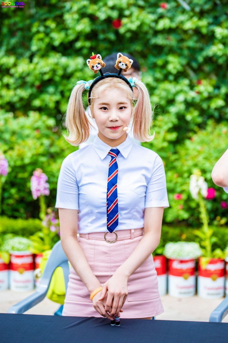 HourlyJooe's tweet photo. #모모랜드 #주이 #MOMOLAND #JOOE @MMLD_Official https://t.co/Yw9ZMy50Jb