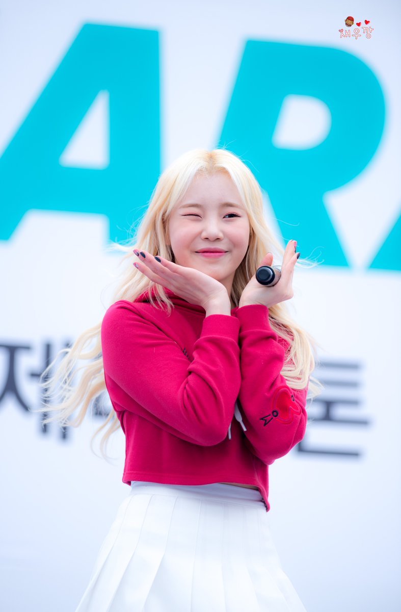 HourlyJooe's tweet photo. #모모랜드 #주이 #MOMOLAND #JOOE @MMLD_Official https://t.co/dQSrIsY9Ev