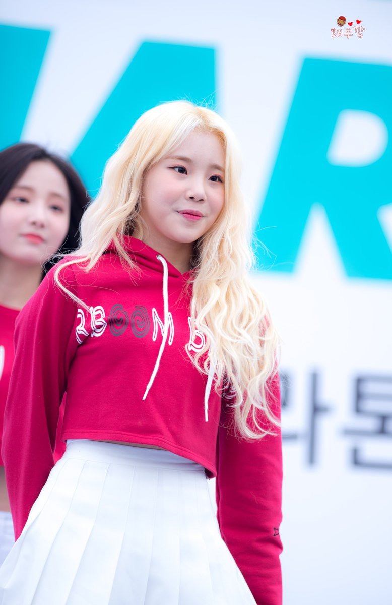 HourlyJooe's tweet photo. #모모랜드 #주이 #MOMOLAND #JOOE @MMLD_Official https://t.co/dQSrIsY9Ev