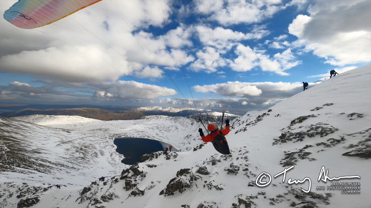 terrybnd's tweet photo. ONLINE NOW! ‘Life of a Mountain: Helvellyn’ is on through til 9am Mon morning on @londonmountain1 Hundreds have tuned in so far today for the repeat showing I’m told 😊👍⛰🎥 #LakeDistrict #getoutsideinside Tickets at: https://t.co/aUy647sypC @LakeDistrictPR @JuliaBradbury https://t.co/fhLwzOLOmE