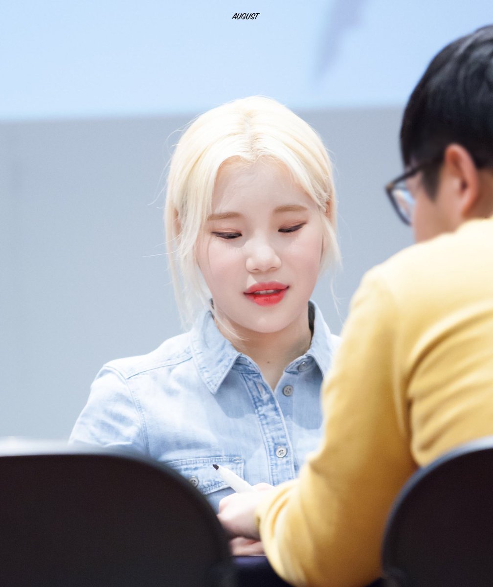 HourlyJooe's tweet photo. #모모랜드 #주이 #MOMOLAND #JOOE @MMLD_Official https://t.co/hfXBgorK0d