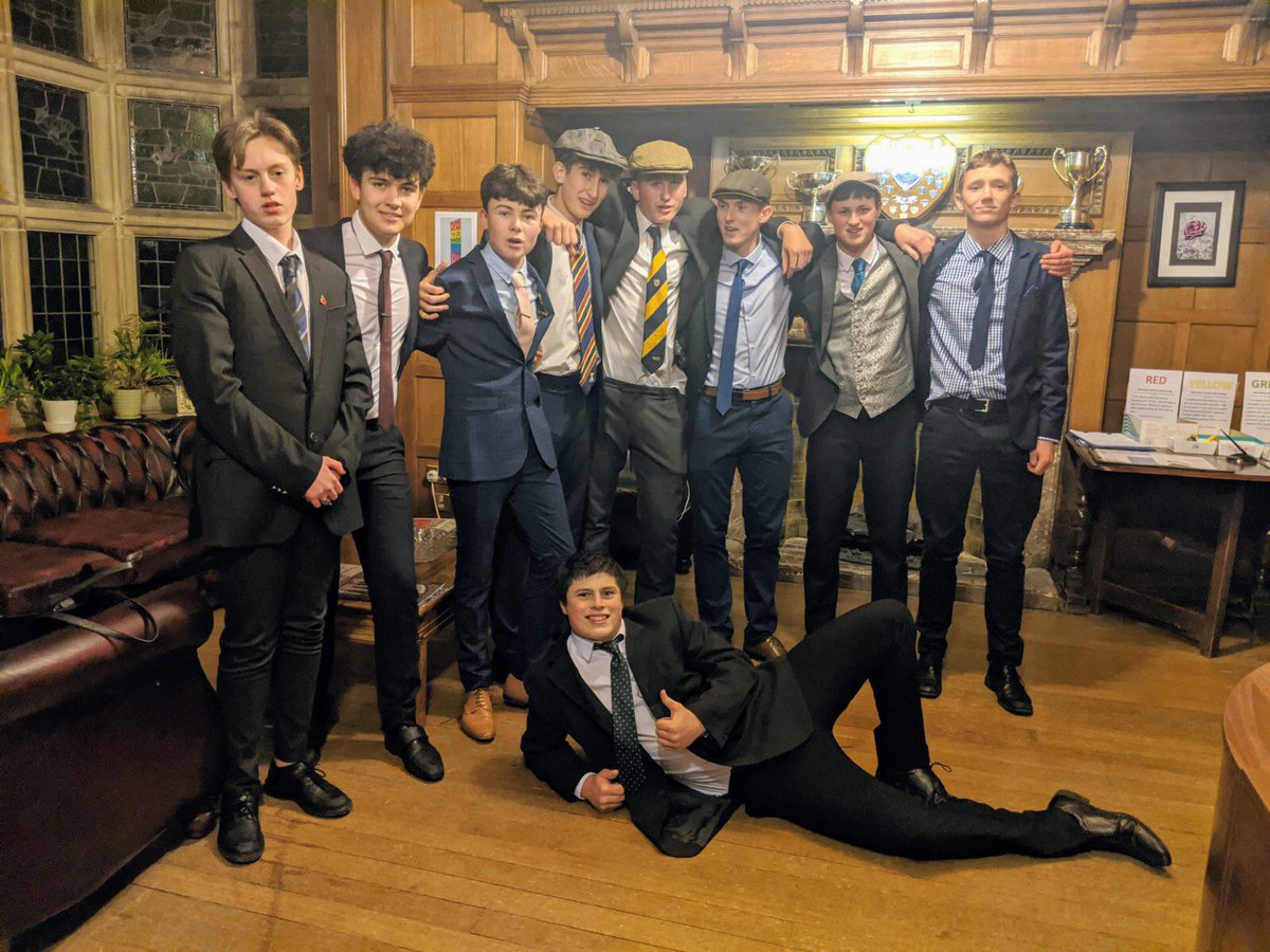 BedstoneCollege's tweet photo. An opportunity to engage, experience & enjoy - COVID-safe Sixth Form Taster for Year 11’s, including Y12 Timetable for 2 days, Senior Dining Club & time spent together #sixthformexperience https://t.co/TArvknIaub