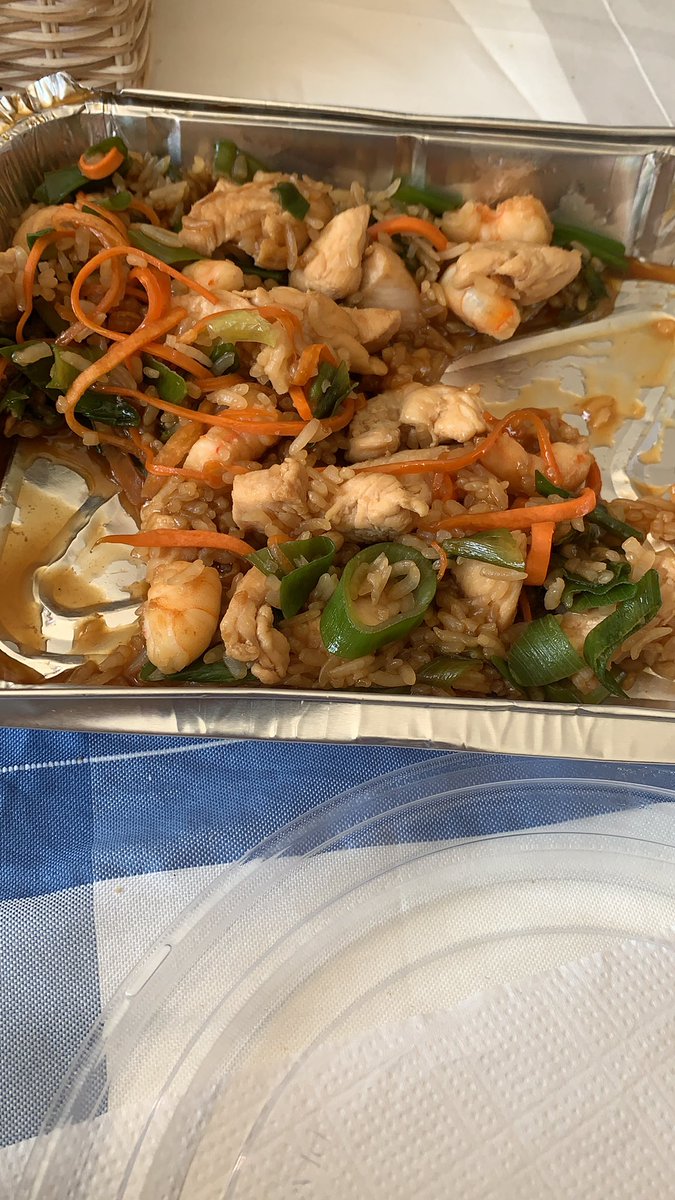 cnavarro1387's tweet photo. Arroz Yakimeshi sin arroz GOHAN Valdivia https://t.co/4ikuLLmB0q