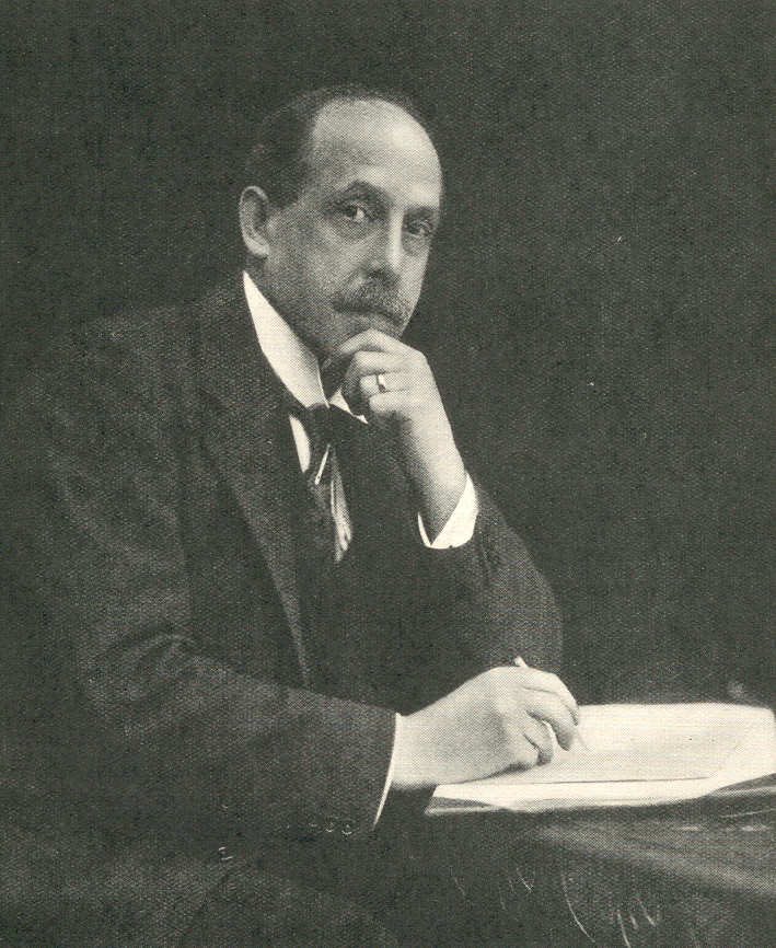 One of his apprentices was a formidable engineer by the name of Henry William Clothier. Clothier would later become known as “the metal clad man” Clothier grew up in Kensington and worked for Ferranti at Charterhouse Square [5/26]