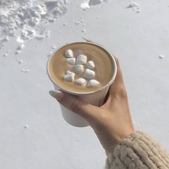 etherealdior's tweet photo. dreaming of snow and vacations like these 💛 https://t.co/WzPQpXPABD