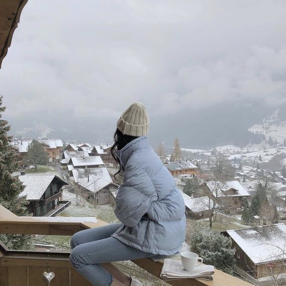 etherealdior's tweet photo. dreaming of snow and vacations like these 💛 https://t.co/WzPQpXPABD