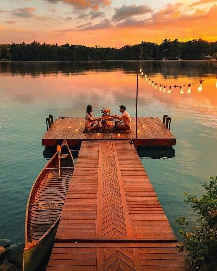 عاشر من يزيد حياتك حياة