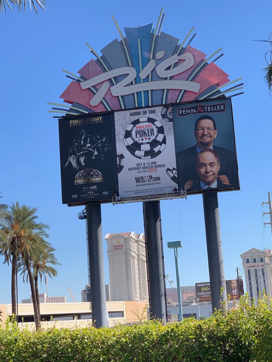 screamingimages's tweet image. .@RioVegas is getting ready to reopen and we are pumped to help them do so with these massive flex face on their marquee sign! #vegassafely #printandinstall #branding #vegas #grandformatprinting #makeitscream