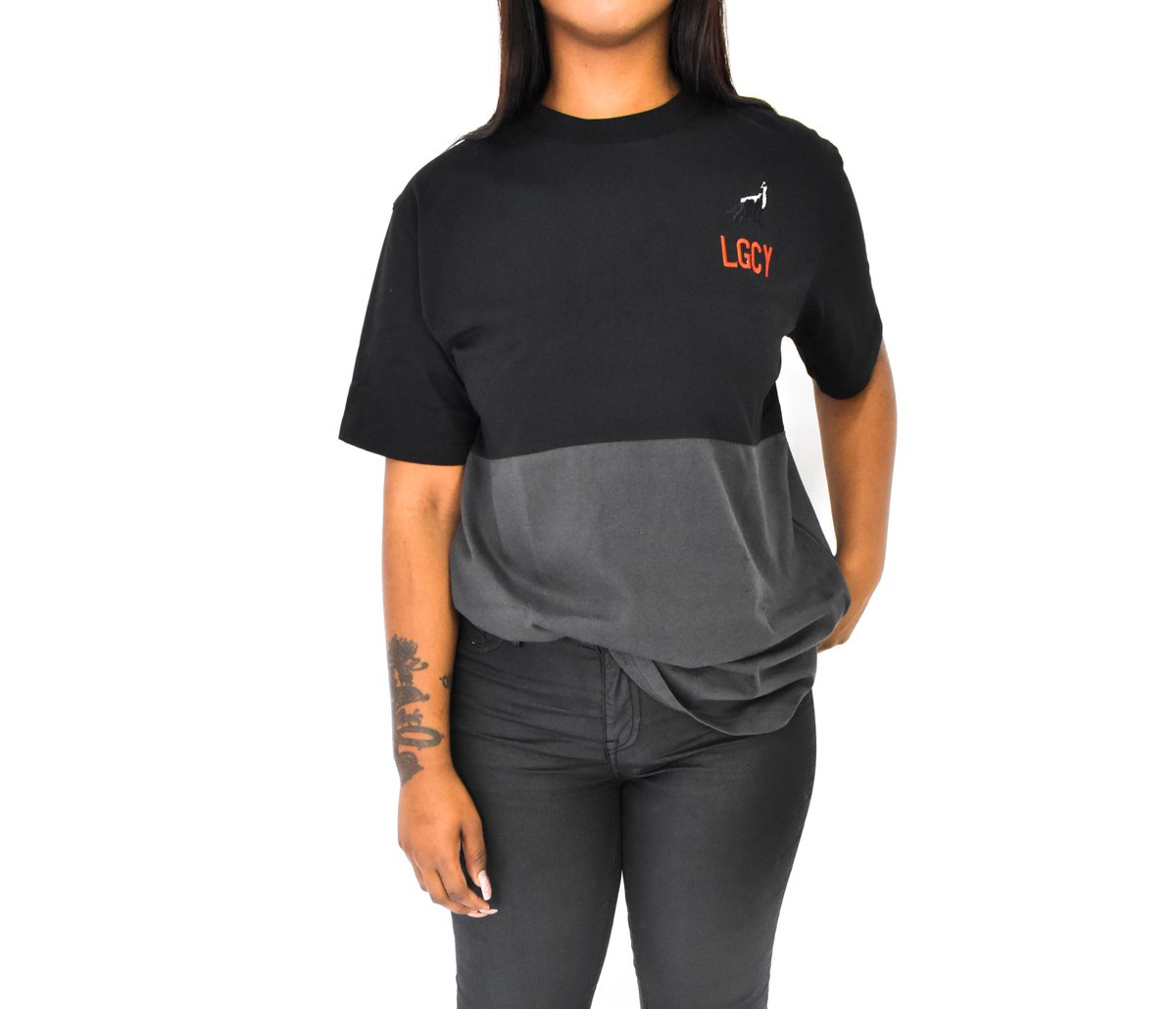 PIMPonWALLST's tweet photo. Our Unisex Two Moons T Shirts are available in Red & Carolina Blue. DM us to place an order today. We ship 📦 & deliver📬! Website Coming Soon.. #LeaveALegacy #TwoMoonsTshirt #OversizeFit #TerryCotton #Legacy2020 https://t.co/oLMsNLFngv
