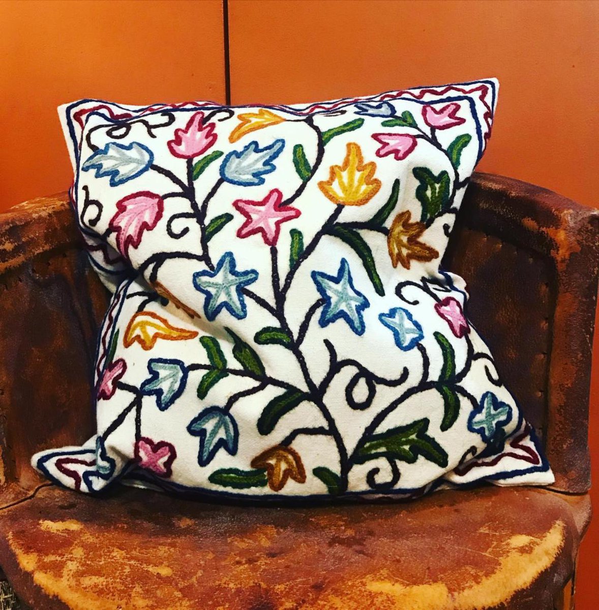 Gossypia's tweet photo. RUG AND PILLOW SALE - 1 WEEK LEFT! https://t.co/107zvO8j2w https://t.co/dxOS58HIhb