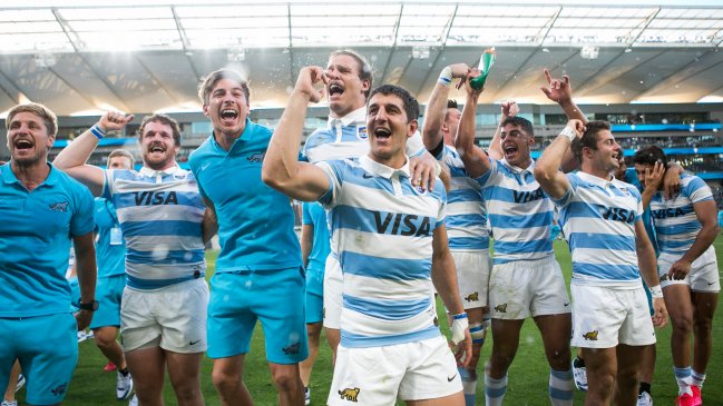 Los Pumas de Argentina firmaron un histórico triunfo ante los All Blacks en el Tri Nations #CooperativaEnCasa bit.ly/3kBb5Vn