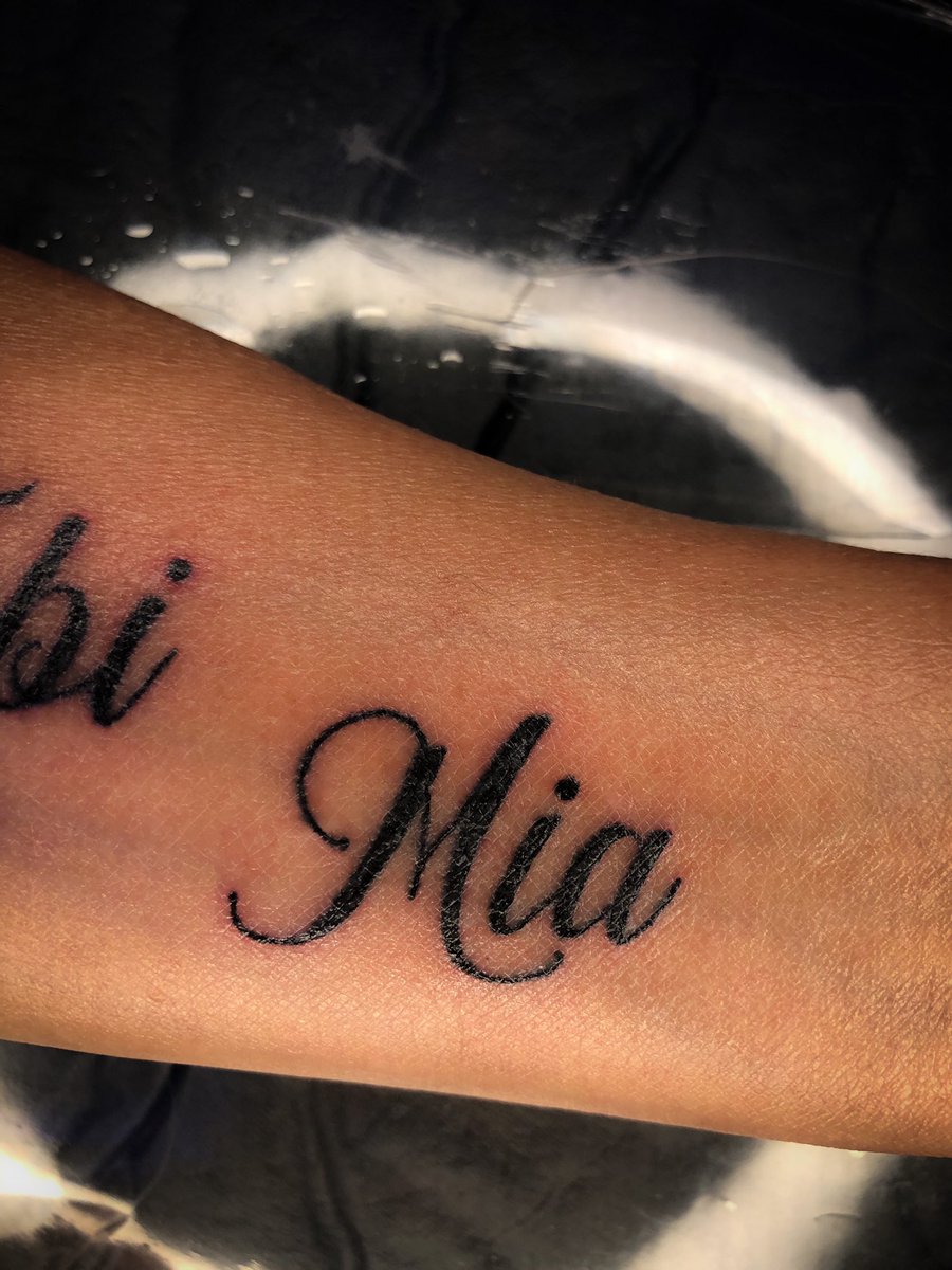 chuloMtzTATTOO's tweet photo. Gracias por la confianza ! @ MARIA DEL CARMEN @pinche.studio #graciassiempre #tattoosliners #tattoblack #blacktattoo #lettering #letteringtattoo #cursiva #cursivatattoo #letrascursivas #hijos #familia👪 #familiatattoo #tattoodelicados🤗🤙🤘🤞 #familytattoo #lafamilia❤️ https://t.co/Vdh6M8Yzze