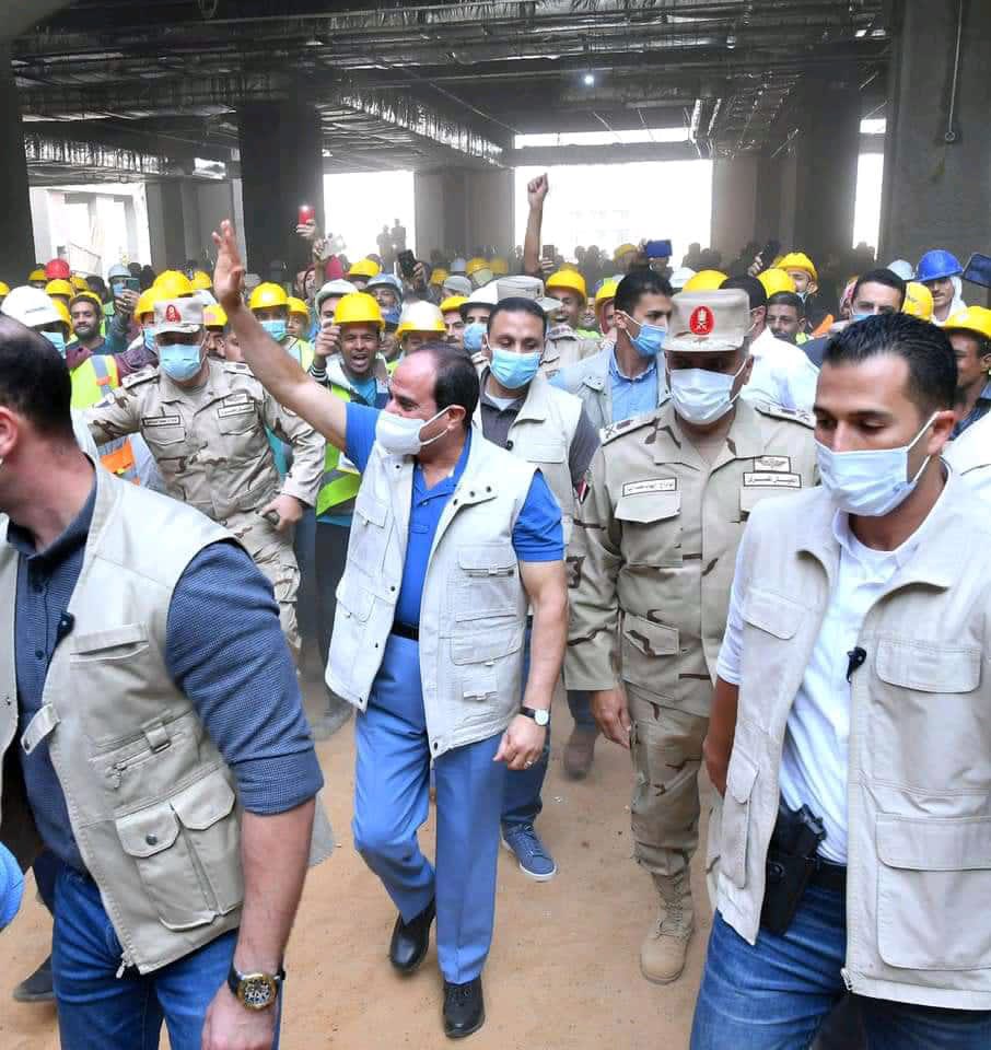 AlsisiOfficial's tweet photo. تفقدت اليوم مدينة مصر الدولية للألعاب الأوليمبية بالعاصمة الإدارية الجديدة، وتابعت بفخر حجم الإنجاز وسير العمل الذي يتم بأياد مصرية مخلصة من عمال مصر الذين أتوجه إليهم بتحية اعتزاز لجهودهم المتميزة وسواعدهم المنتجة على طريق العمل والعطاء، وتعزيز مسيرة التنمية والبناء. https://t.co/YDXHOQveWd